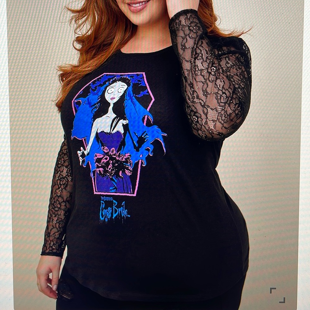 WARNER BROS. CORPSE BRIDE HERITAGE COTTON PUFF SLEEVE TOP.